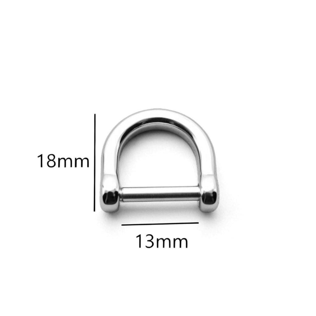 Close-up of removable D-ring screw shackle
