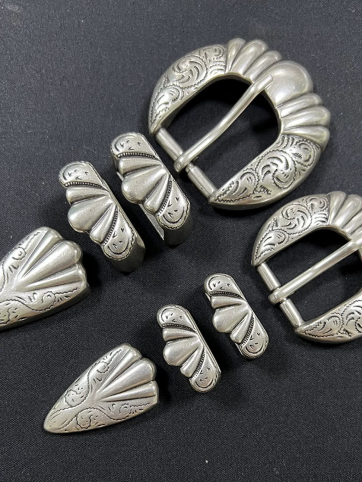 Solid Brass Antique Silver Plated Vintage Carved Pin Buckle 30mm