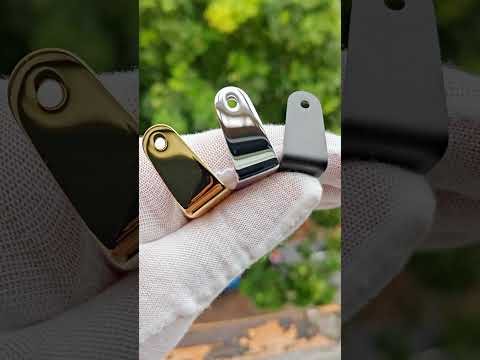 Nail-On L Corner Brackets for Trunks